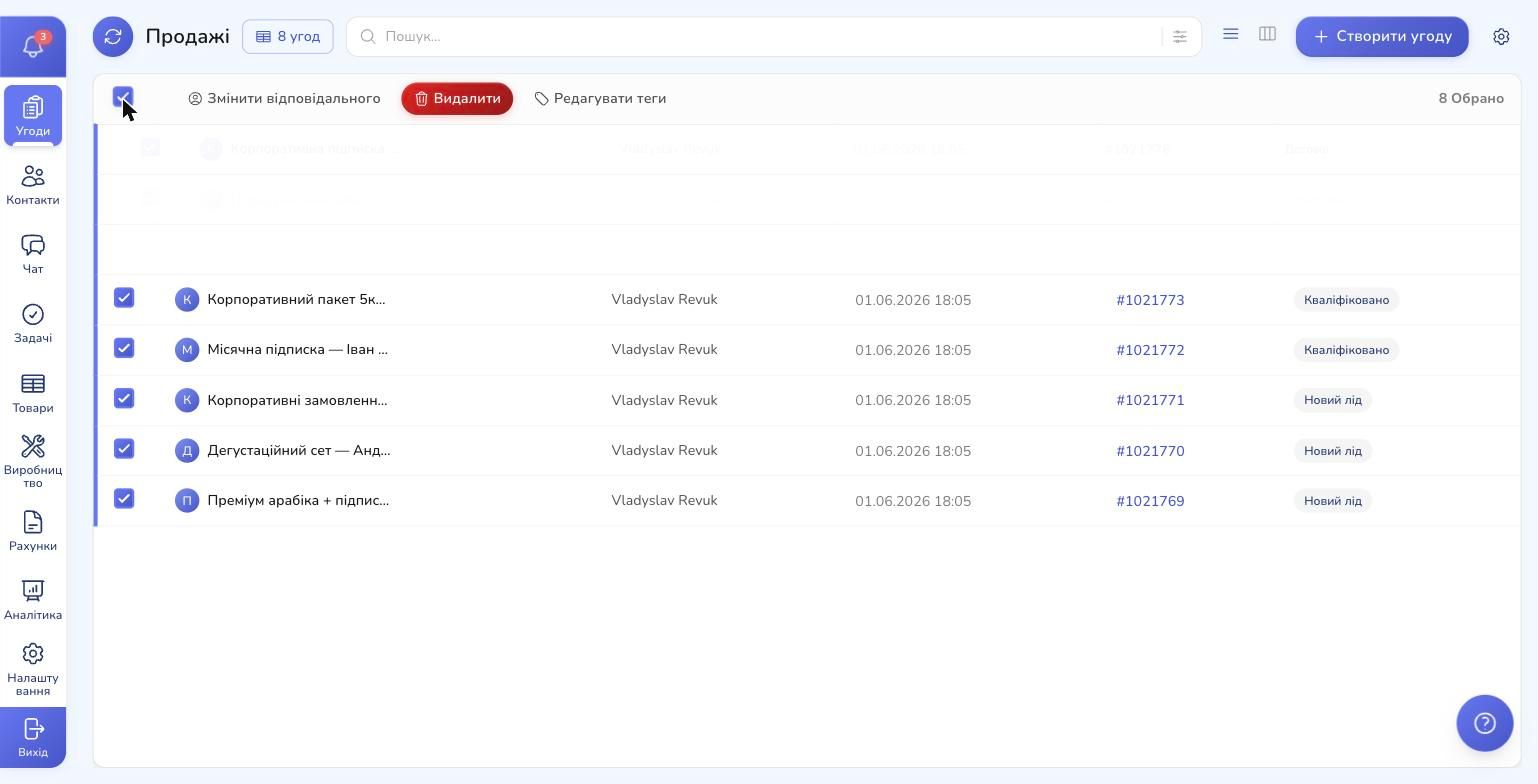 8 deals selected — change manager, edit tags, bulk delete